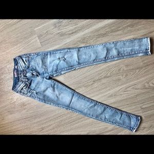 YMI wannabettabutt? MidRise Jeans